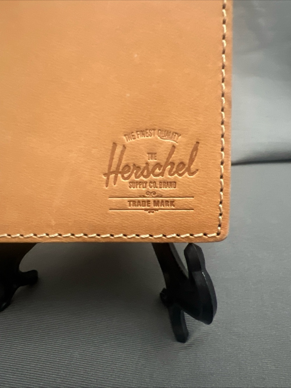 Herschel Supply Company Tan Leather Card Holder - Picture 2 of 6